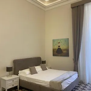https://domus-iole-appartamento-nel-centro-storico.catania-hotels.net