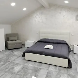 https://holiday-home-litteri-one.taorminaitalyhotels.com