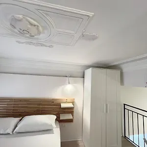 https://la-bella-home.taorminaitalyhotels.com